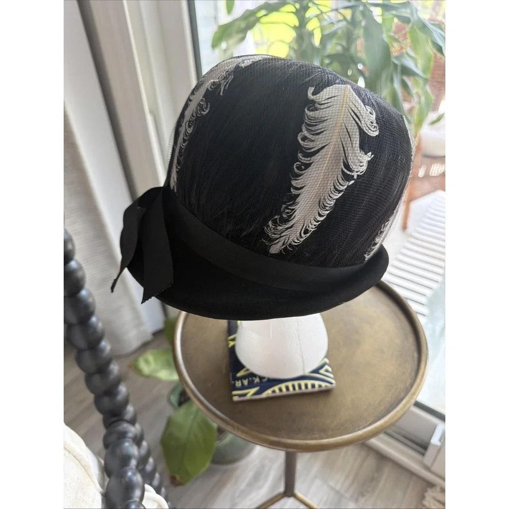 Vintage Mr. Henri Of New York Flapper Hat. Feathers Black And White.
